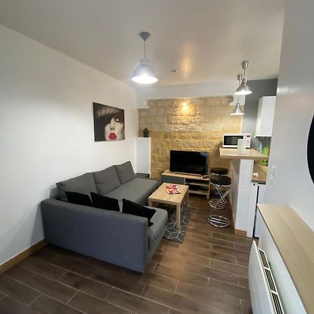 Agreable Appartement In Montmartre Paris Bagian luar foto