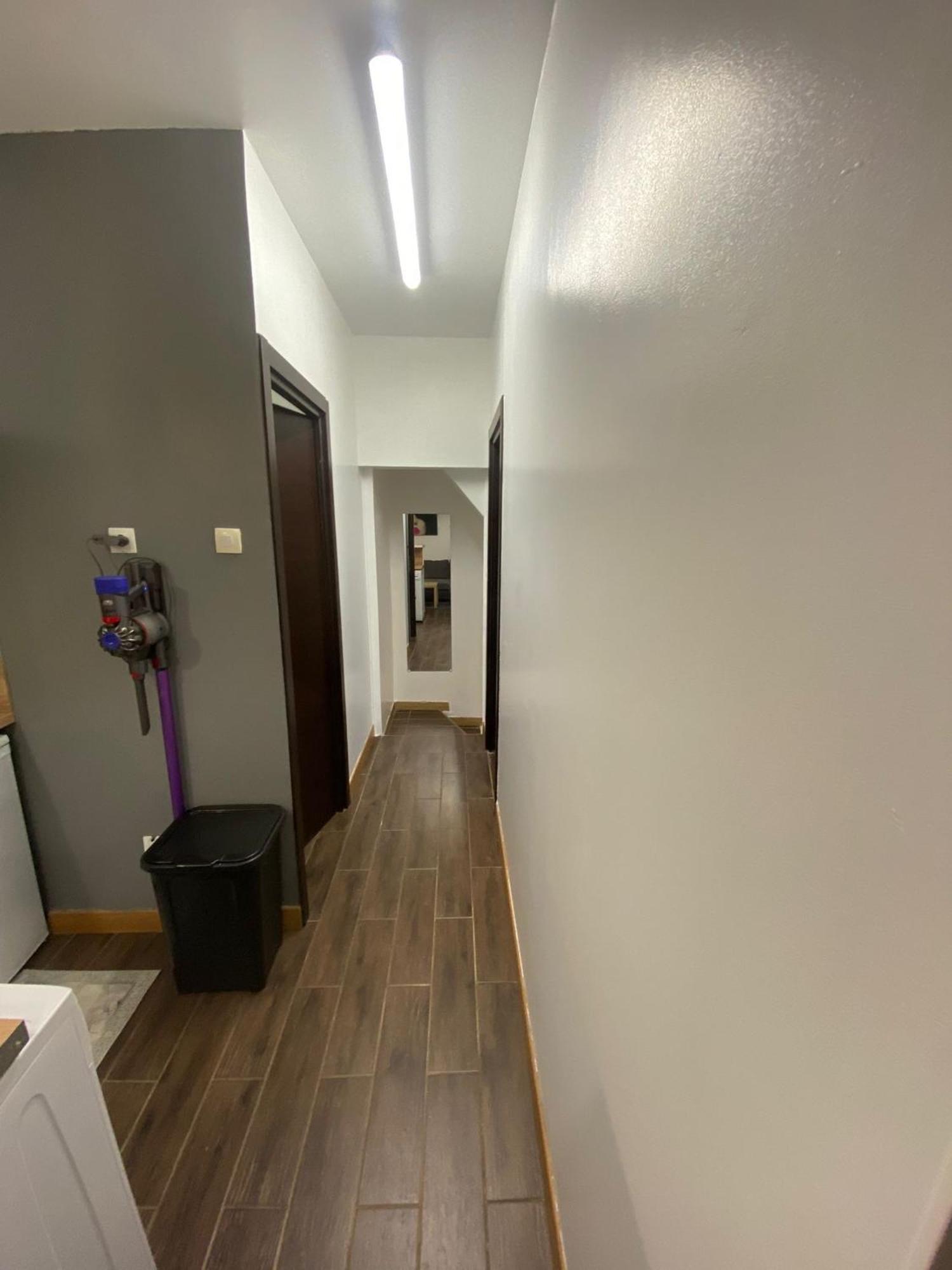 Agreable Appartement In Montmartre Paris Bagian luar foto