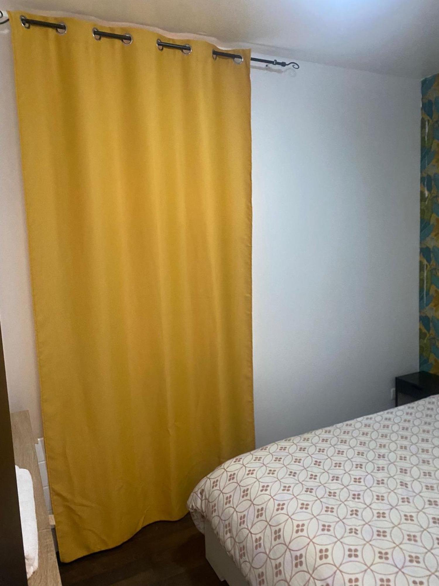 Agreable Appartement In Montmartre Paris Bagian luar foto