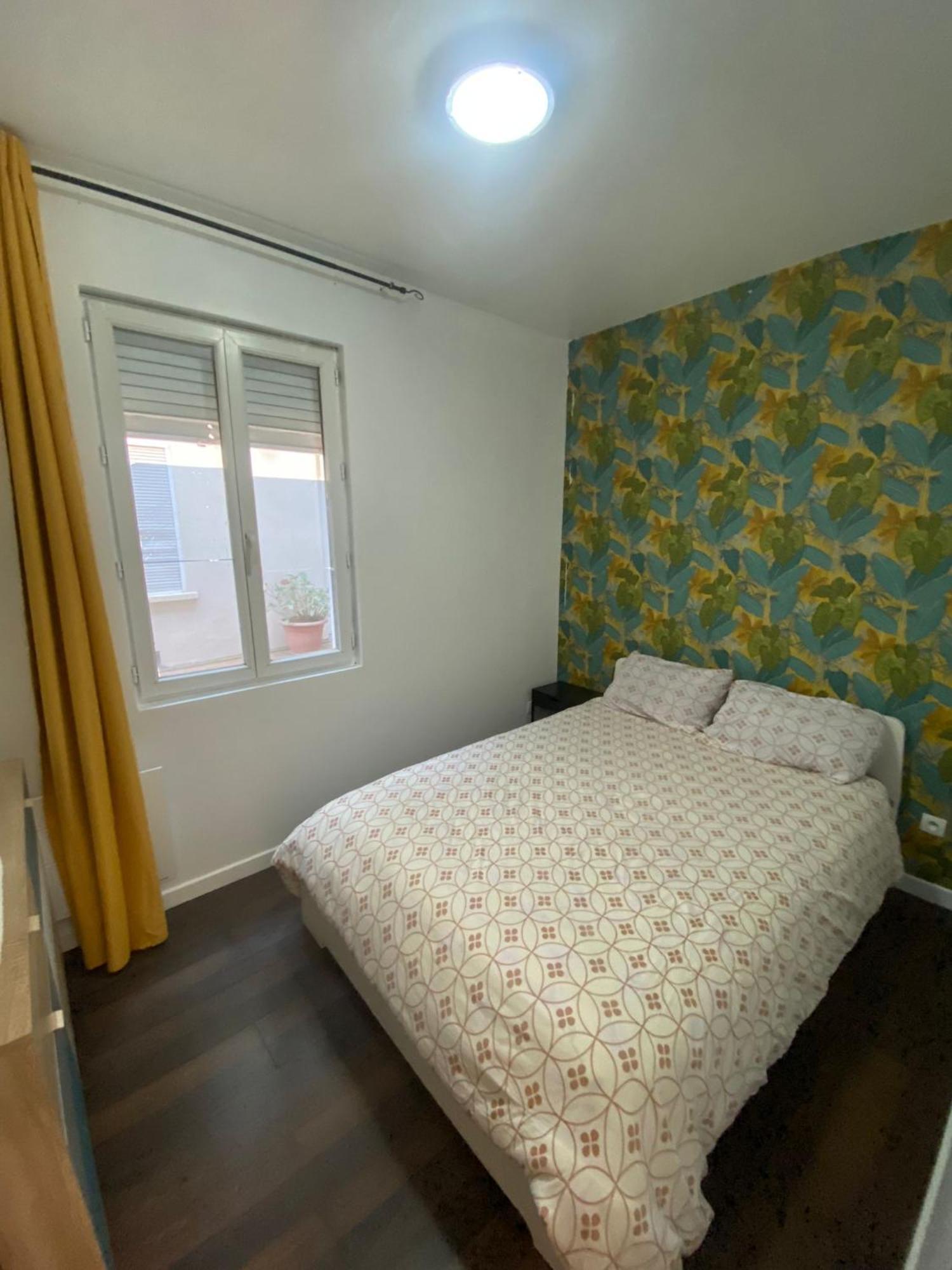 Agreable Appartement In Montmartre Paris Bagian luar foto
